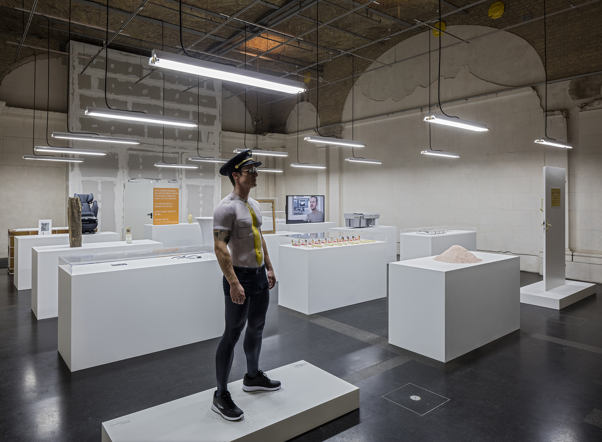 Simon Fujiwara, Installation view, The Happy Museum, 2016, Consultation Daniel Fujiwara, Mixed media, Courtesy Simon Fujiwara (Photo: Timo Ohler)
