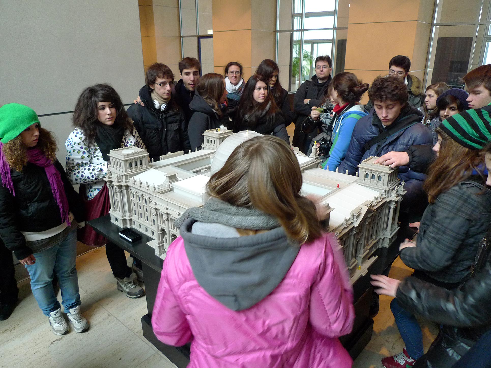 Visiting the Reichstag (Photo: Barbara Fässler)