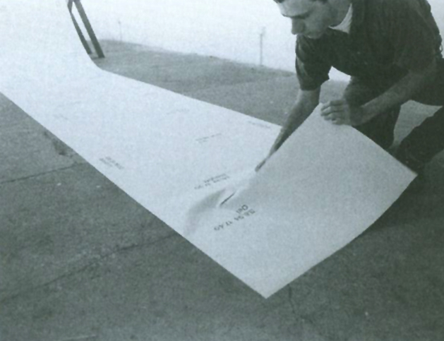 Ephemeriden, 6x8-8, 1994. Mario Sala produces drawings for 24 hours and hangs them directly on the walls.  The paper has been stamped in a rhythm of ten minutes.